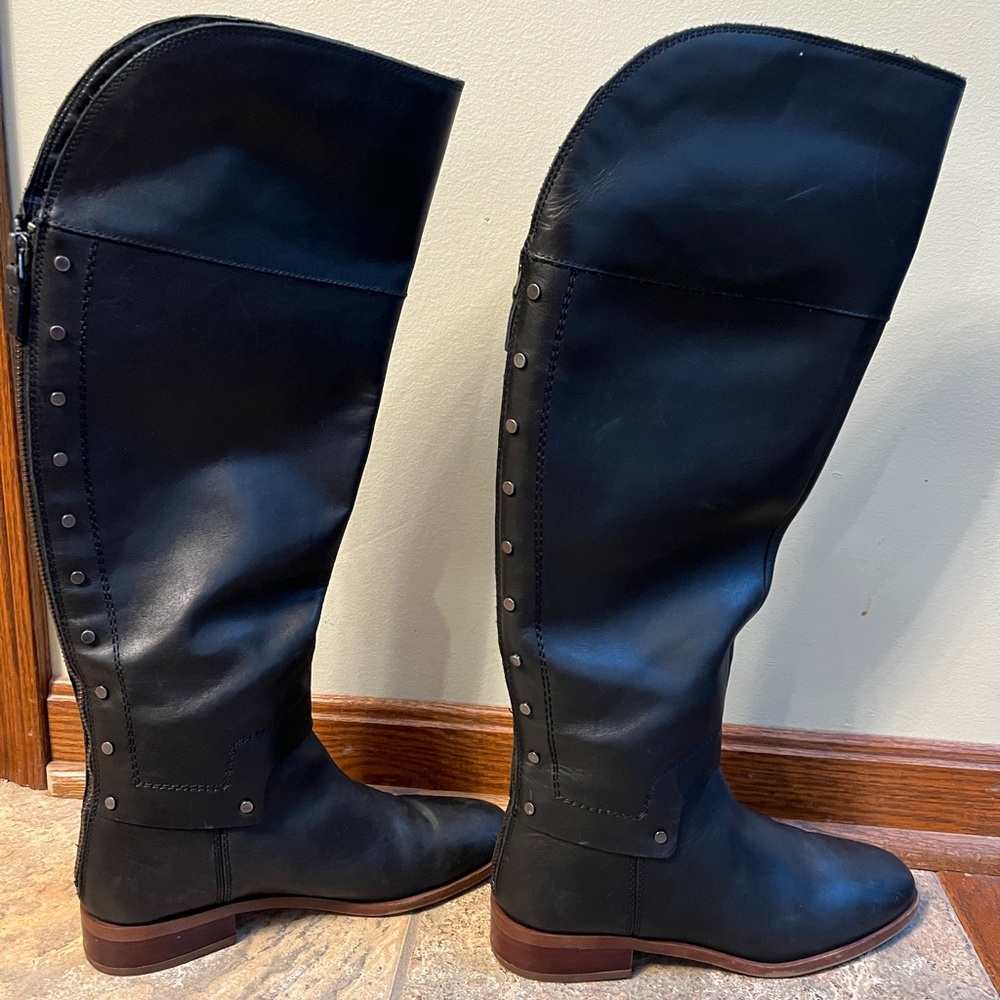 Black leather Franco Sarto knee high boots, size 6. Great condition.